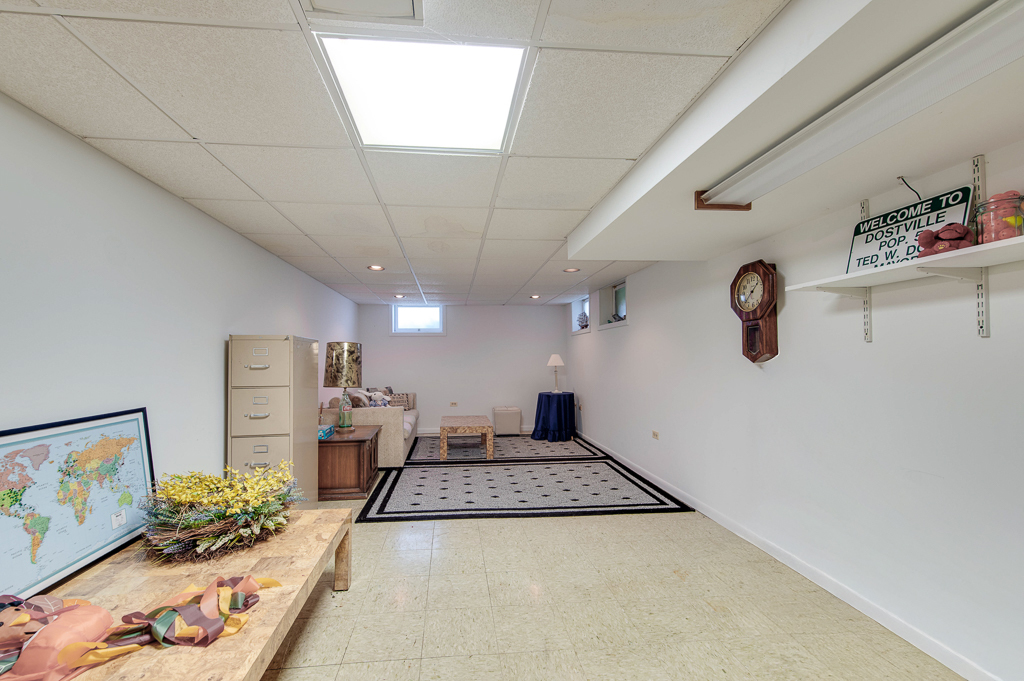 1155 W Westwood Trail, Addison, IL 60101