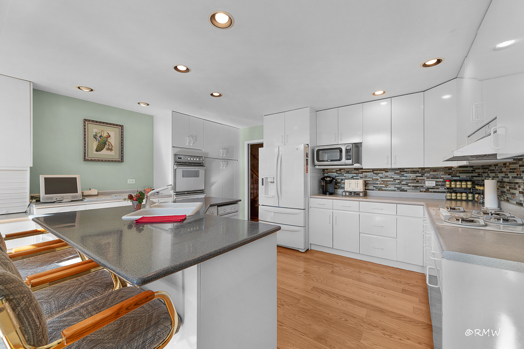 1155 W Westwood Trail, Addison, IL 60101