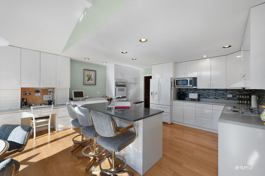 1155 W Westwood Trail, Addison, IL 60101