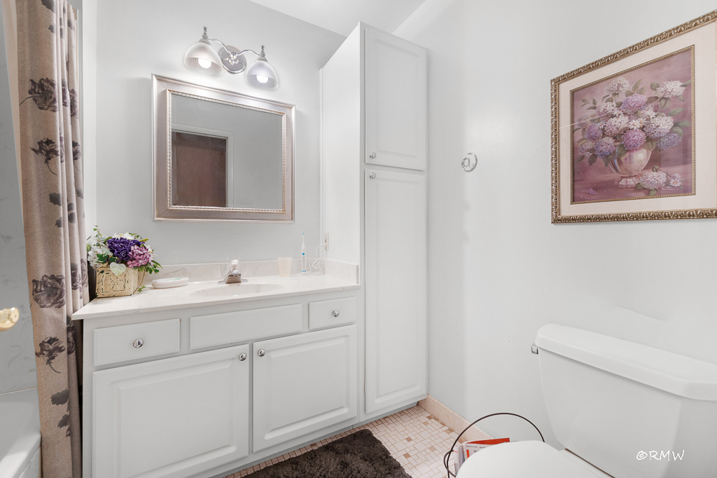 1155 W Westwood Trail, Addison, IL 60101