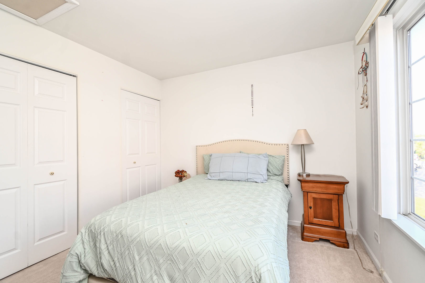 714 S Rosehall Lane, Round Lake, IL 60073