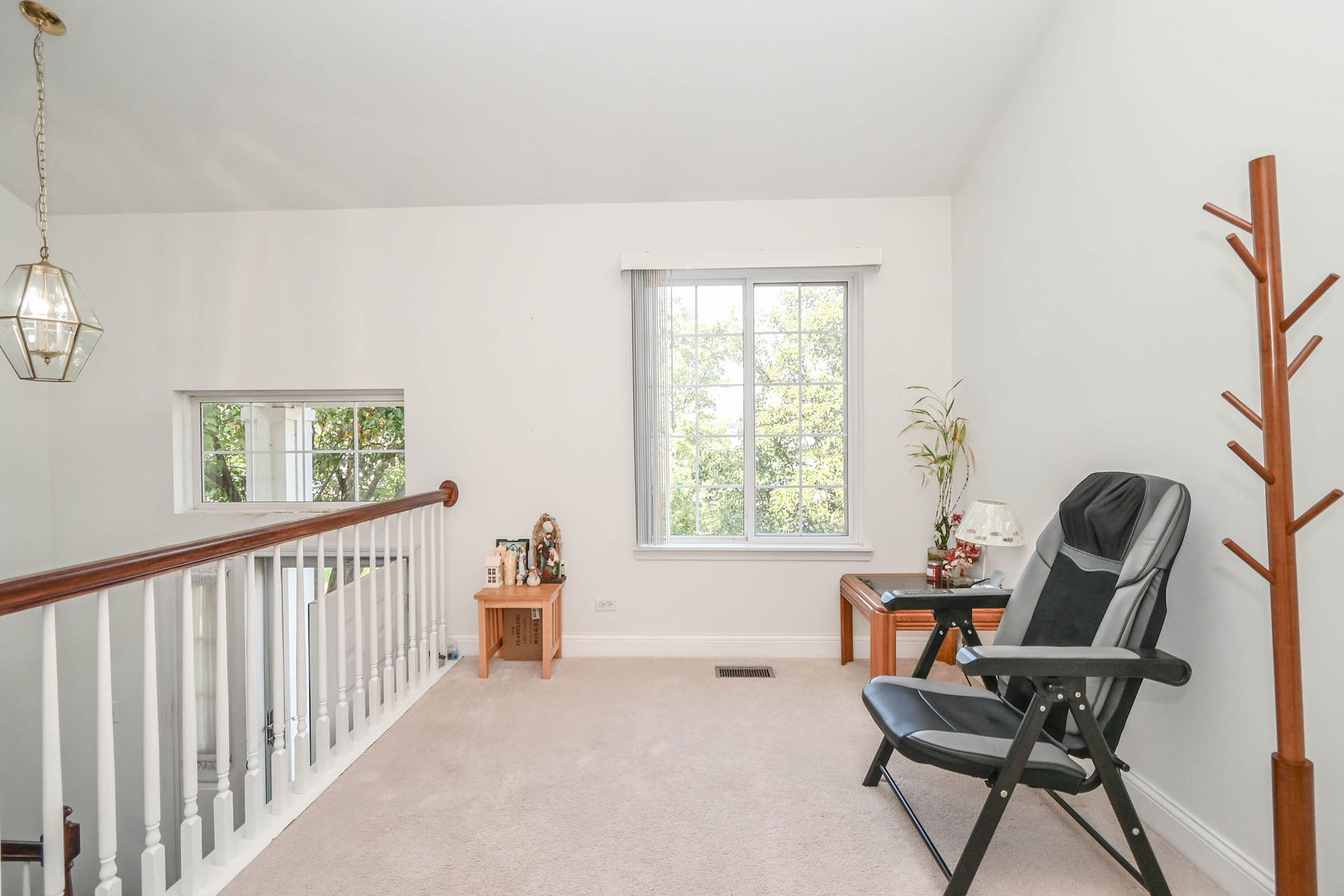 714 S Rosehall Lane, Round Lake, IL 60073