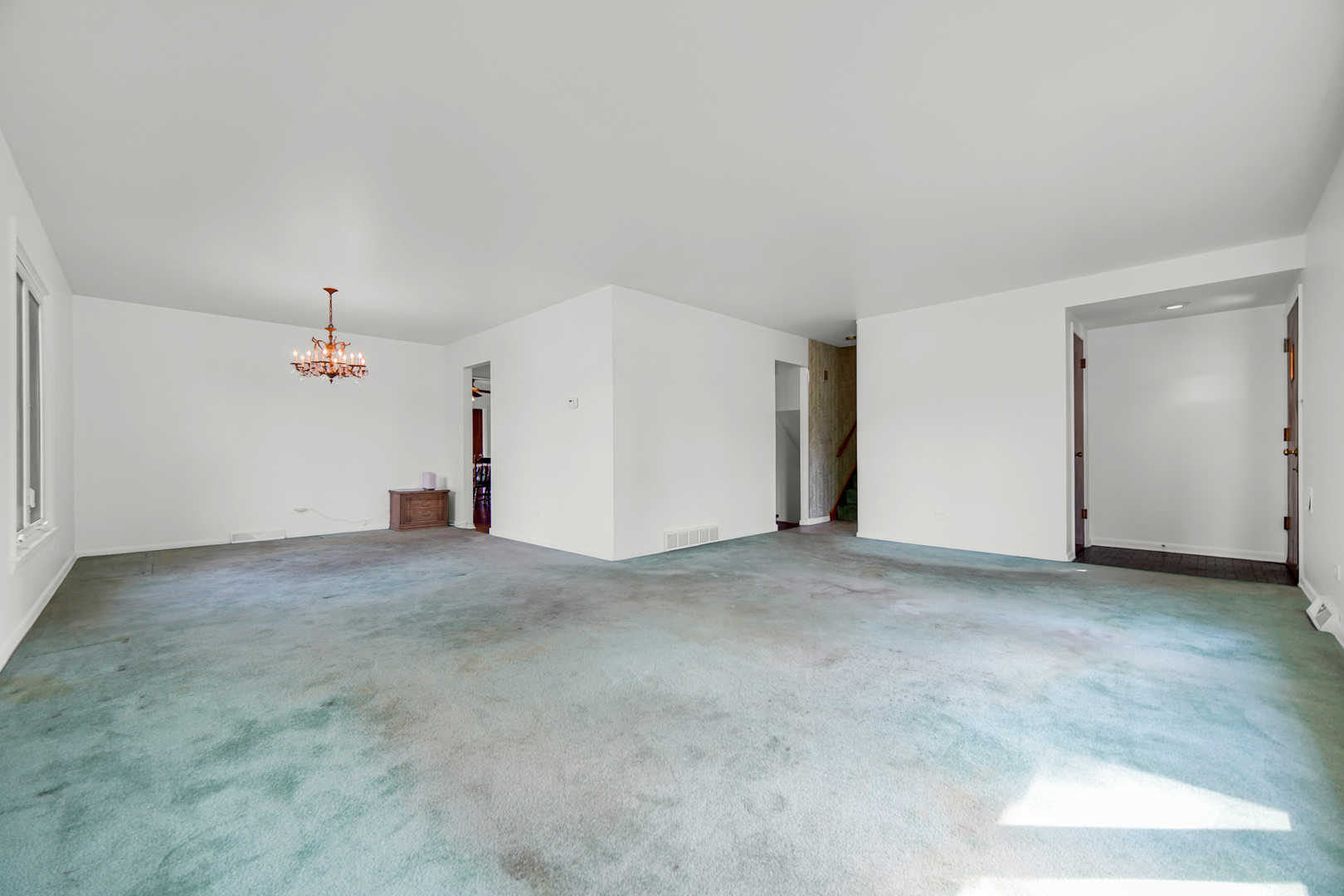 511 W Arquilla Drive, Glenwood, IL 60425