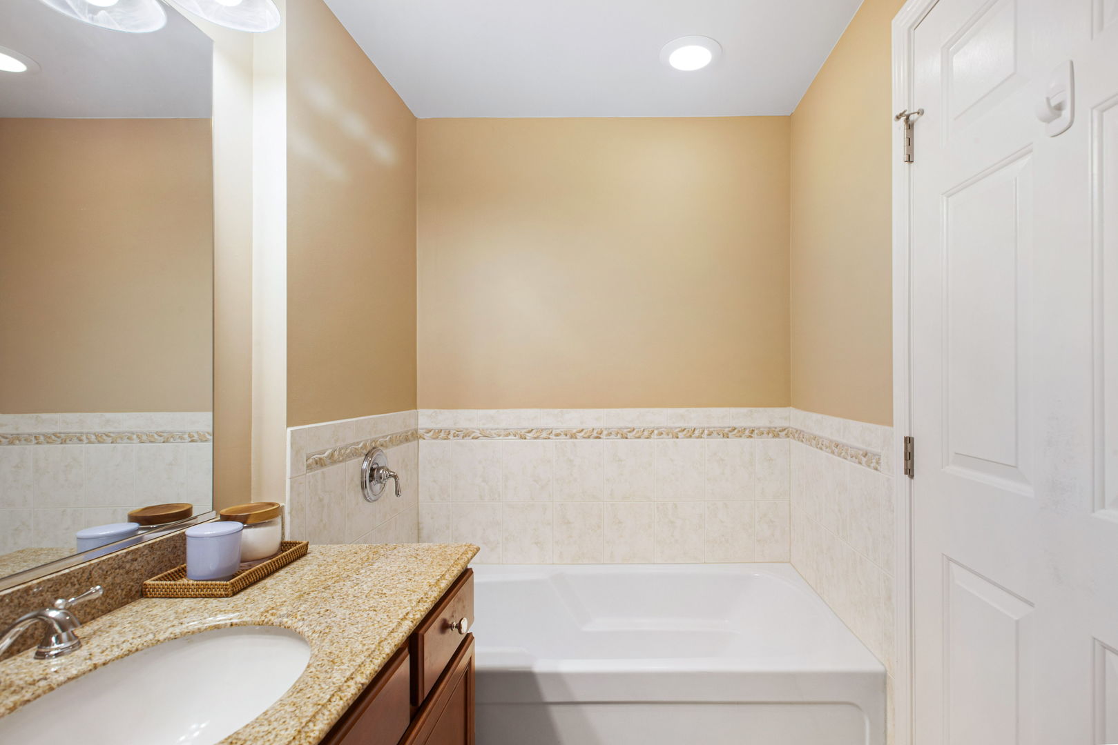 412 McDaniels Circle #205, Clarendon Hills, IL 60514