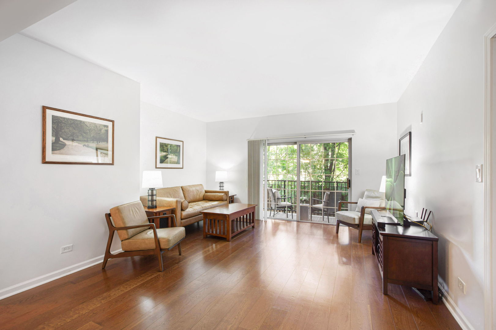 412 McDaniels Circle #205, Clarendon Hills, IL 60514