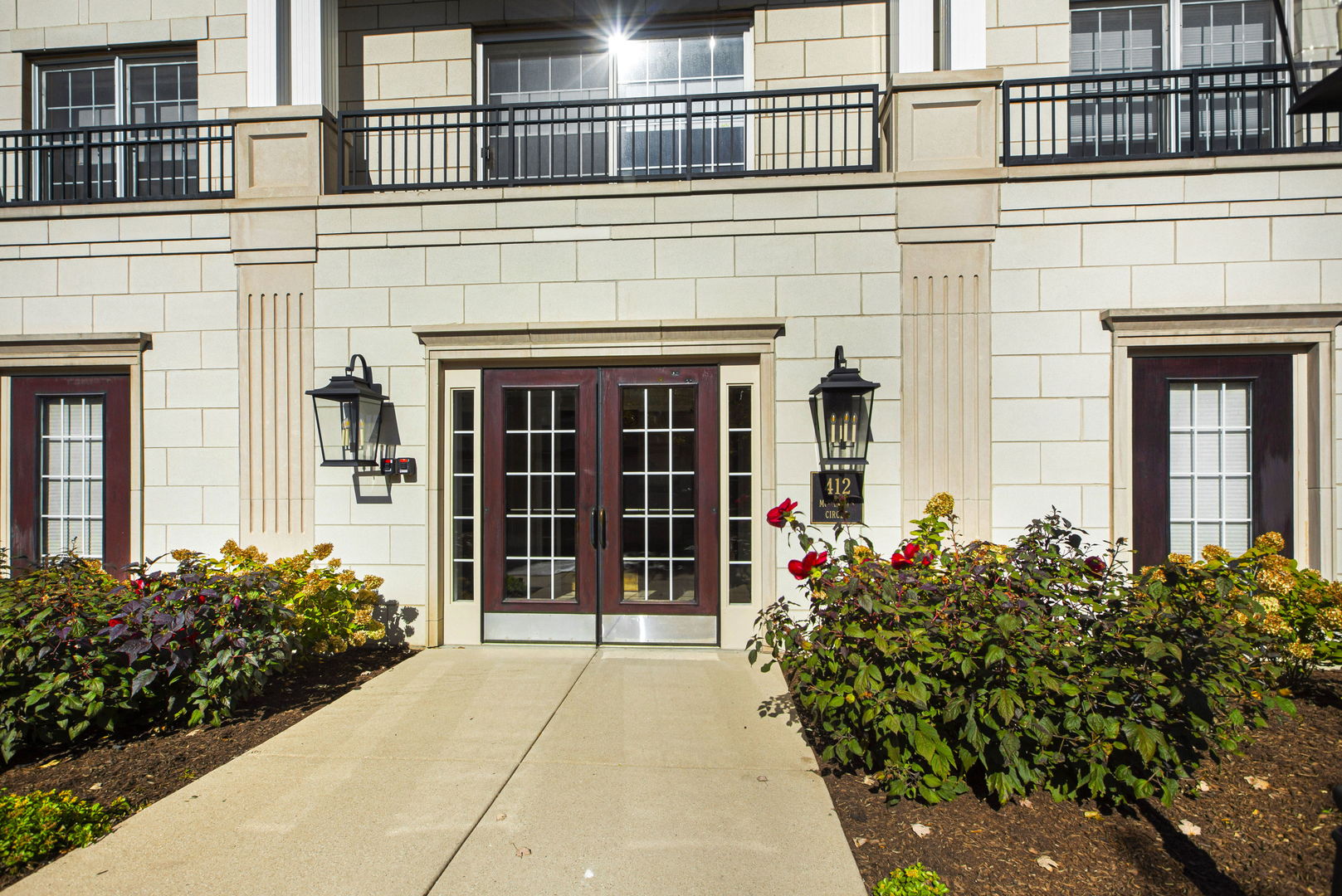 412 McDaniels Circle #205, Clarendon Hills, IL 60514