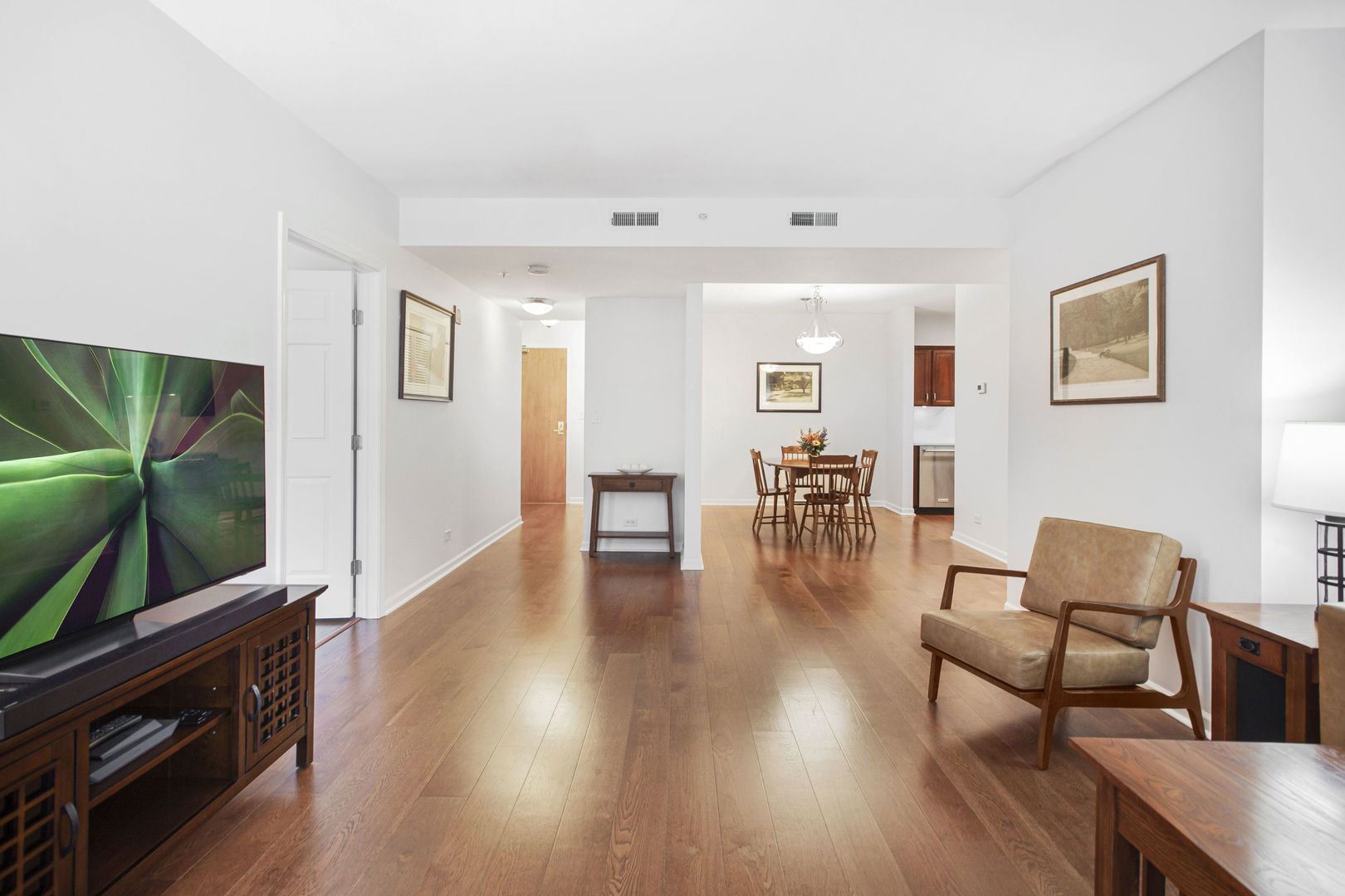 412 McDaniels Circle #205, Clarendon Hills, IL 60514