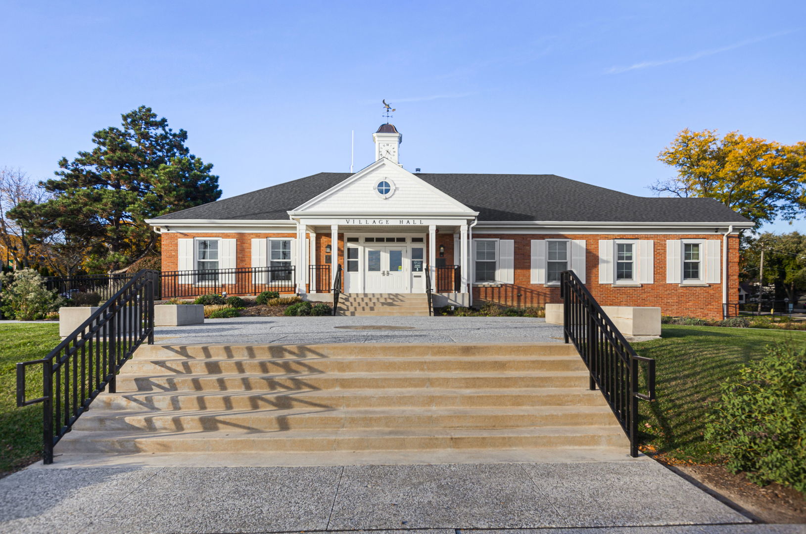 412 McDaniels Circle #205, Clarendon Hills, IL 60514