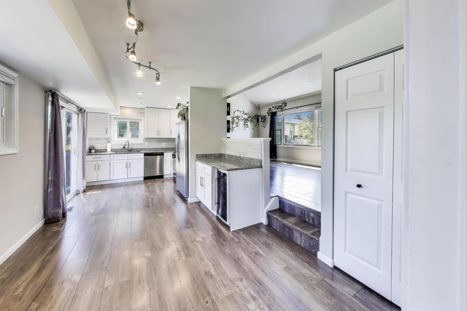 3114 Timber Hill Lane, Aurora, IL 60504