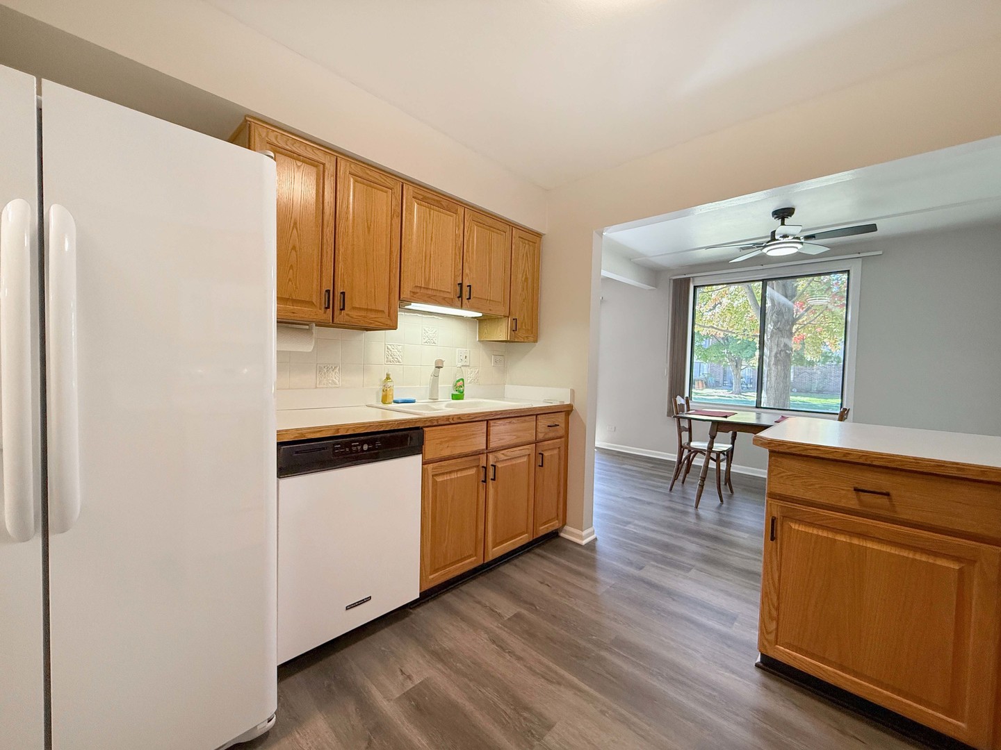 474 Raintree Court #1C, Glen Ellyn, IL 60137