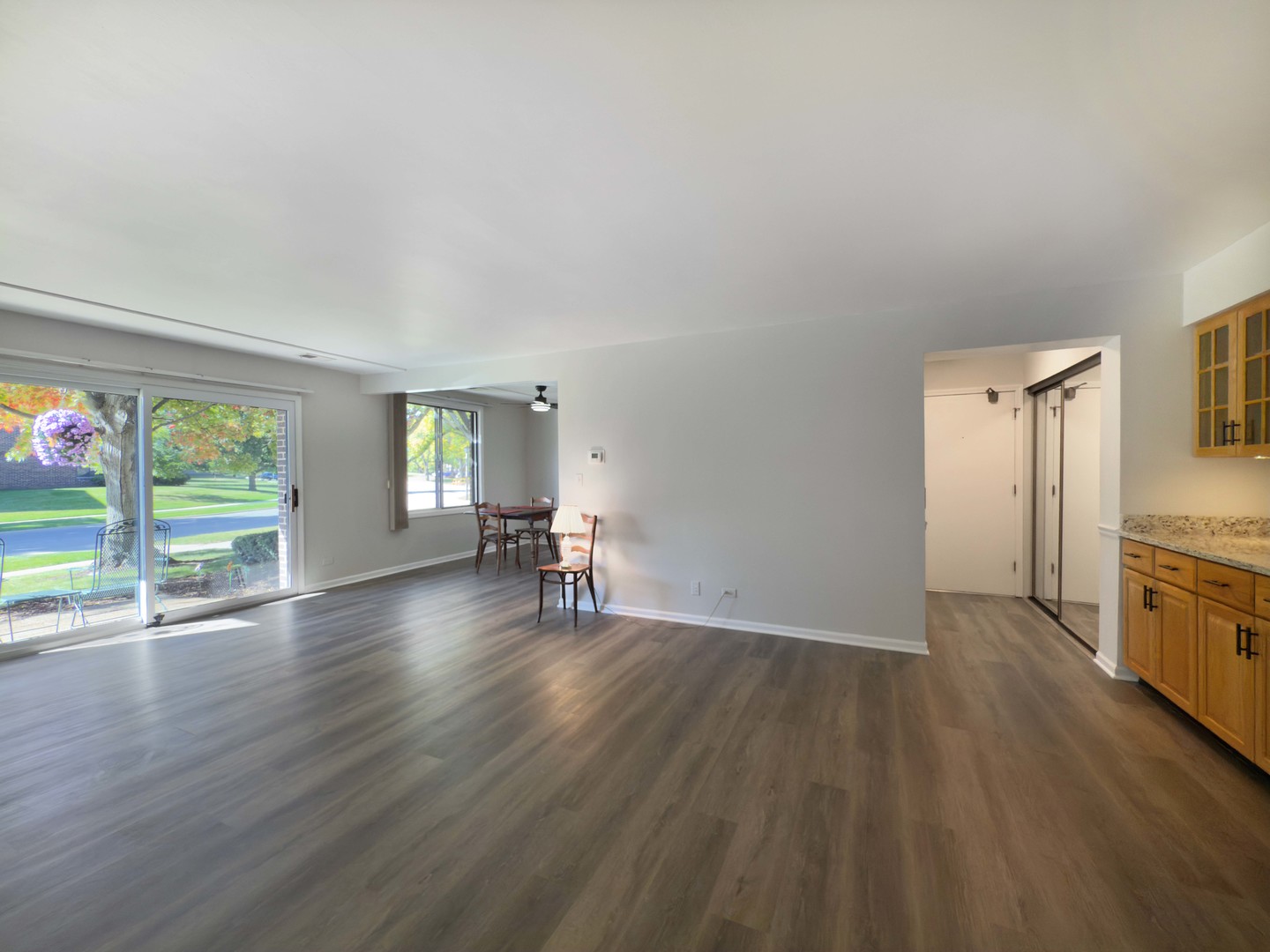 474 Raintree Court #1C, Glen Ellyn, IL 60137