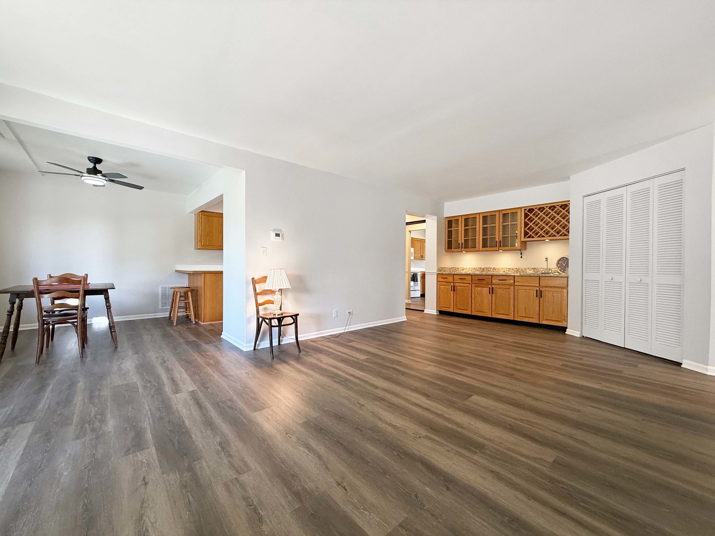 474 Raintree Court #1C, Glen Ellyn, IL 60137