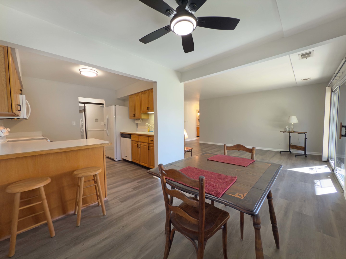 474 Raintree Court #1C, Glen Ellyn, IL 60137