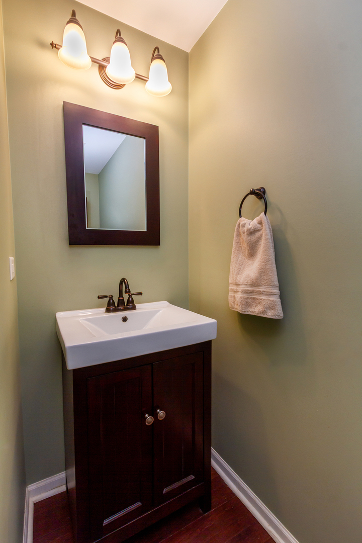 125 Augusta Drive, Gilberts, IL 60136