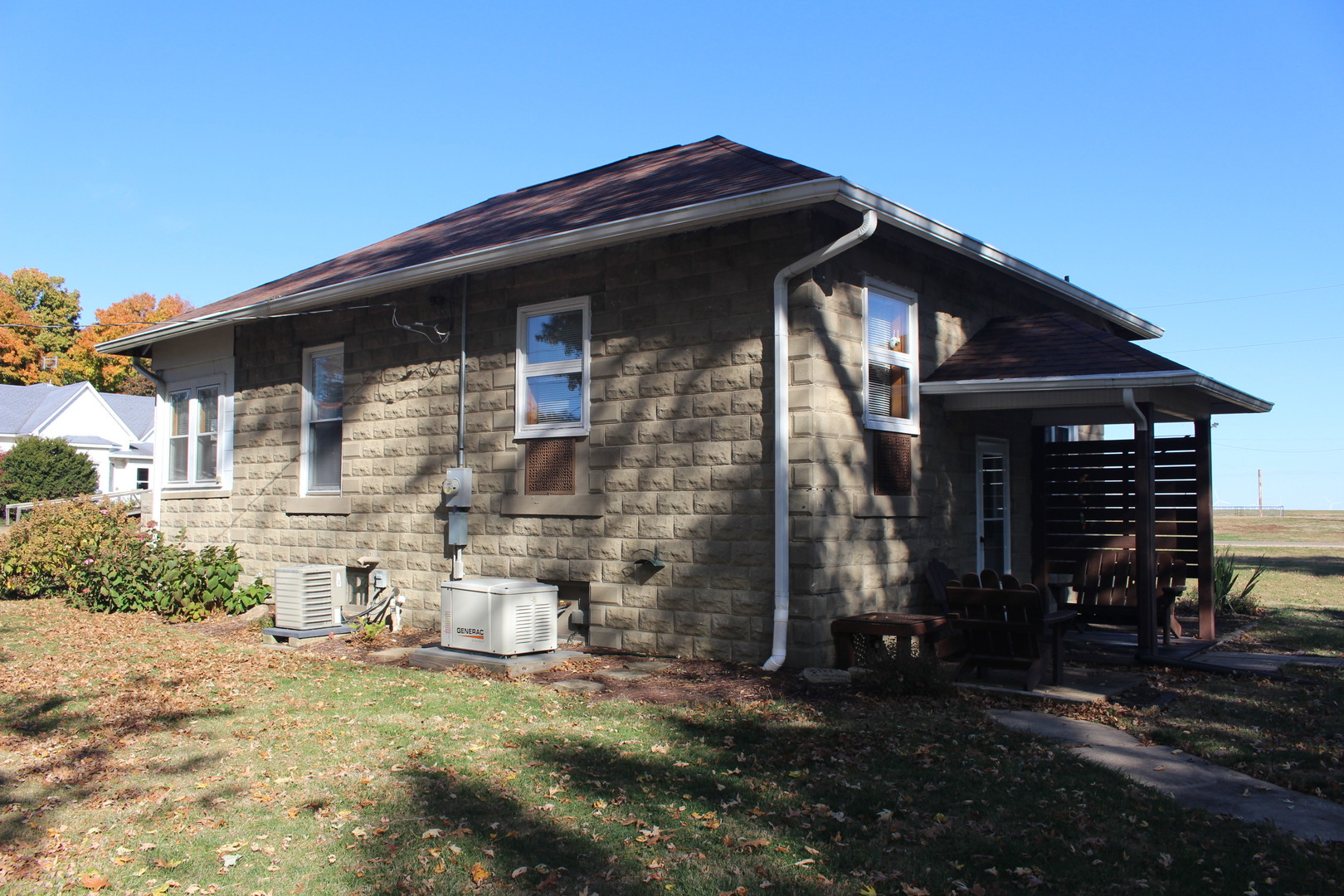 215 North Street, Weldon, IL 61882