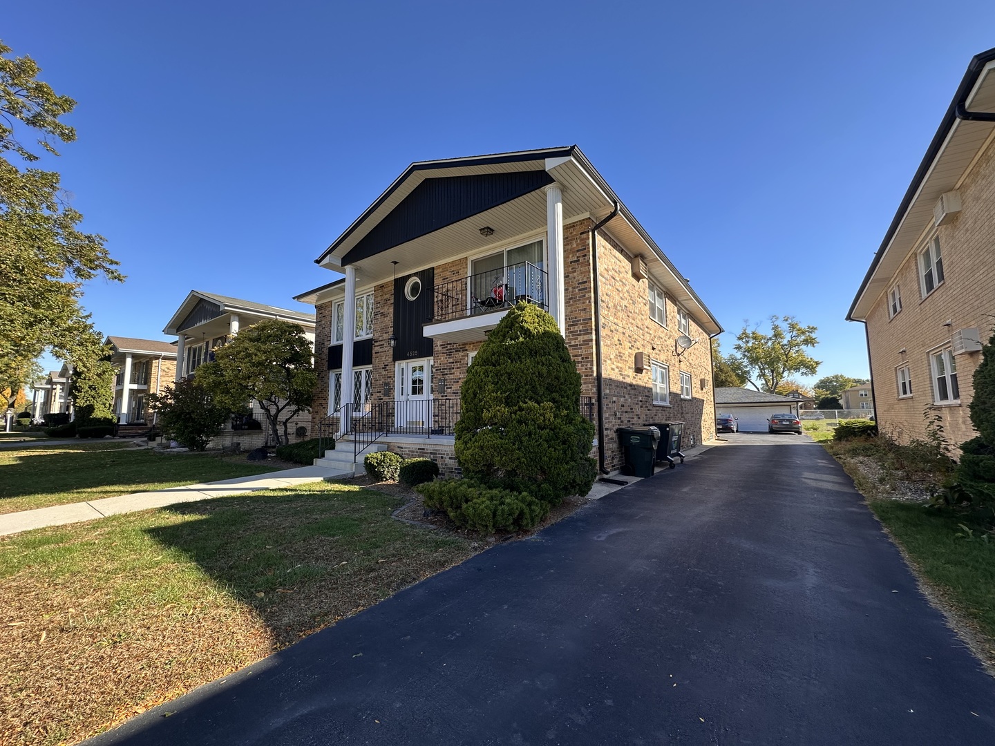 4525 Elm Avenue #2B, Brookfield, IL 60513