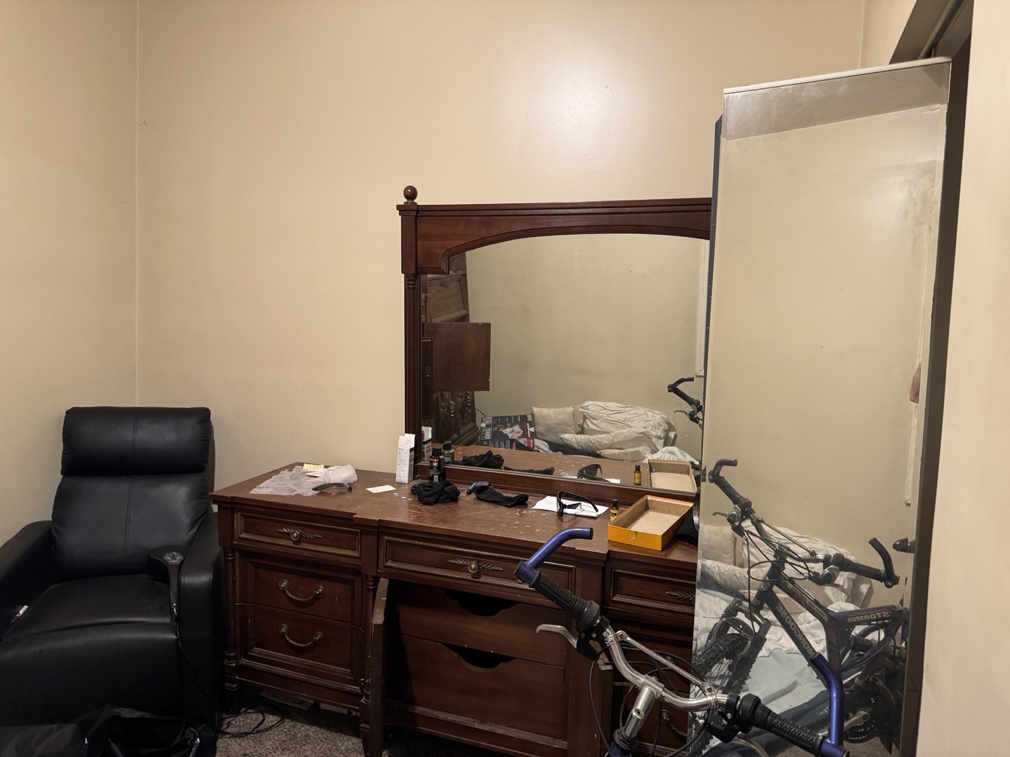 2630 N Central Park Avenue, Chicago, IL 60647