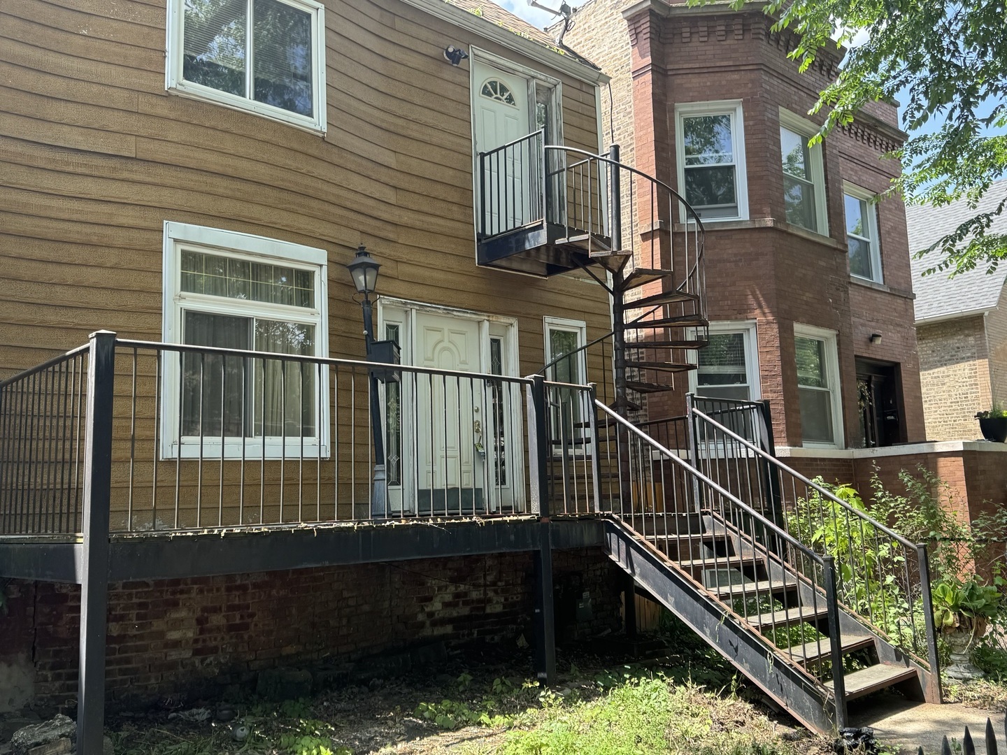 2630 N Central Park Avenue, Chicago, IL 60647
