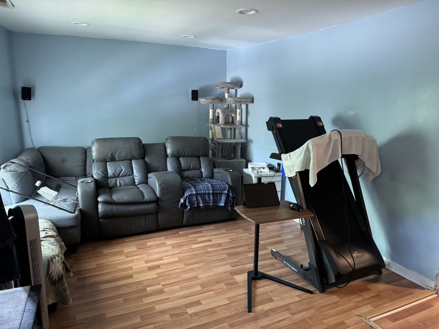 2630 N Central Park Avenue, Chicago, IL 60647