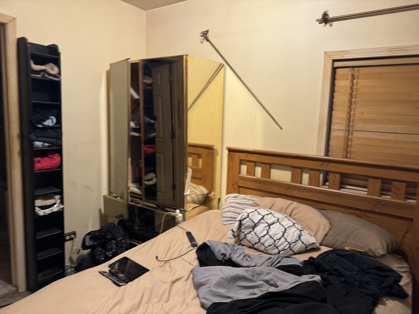 2630 N Central Park Avenue, Chicago, IL 60647