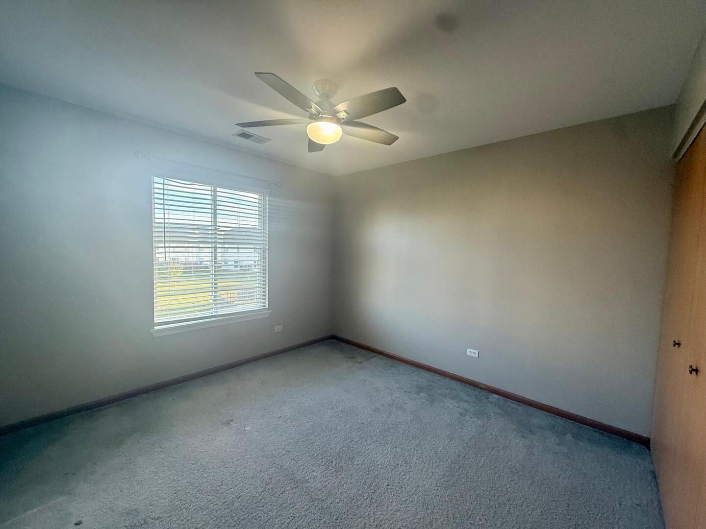 2477 Smithfield Court, Aurora, IL 60503