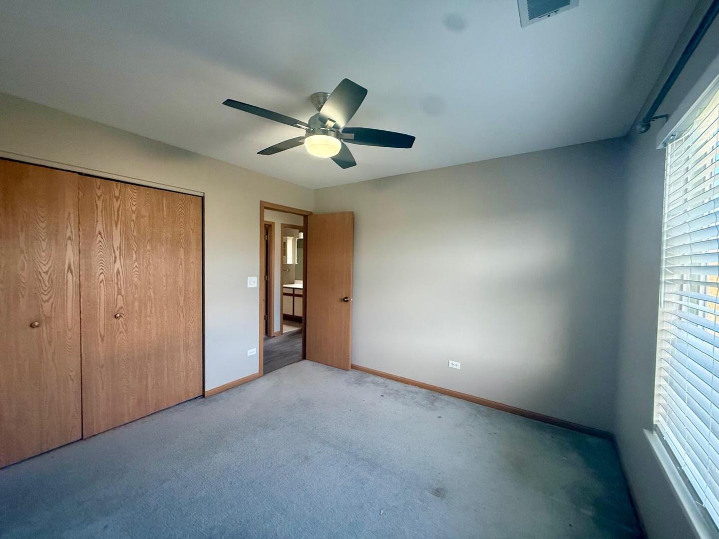 2477 Smithfield Court, Aurora, IL 60503