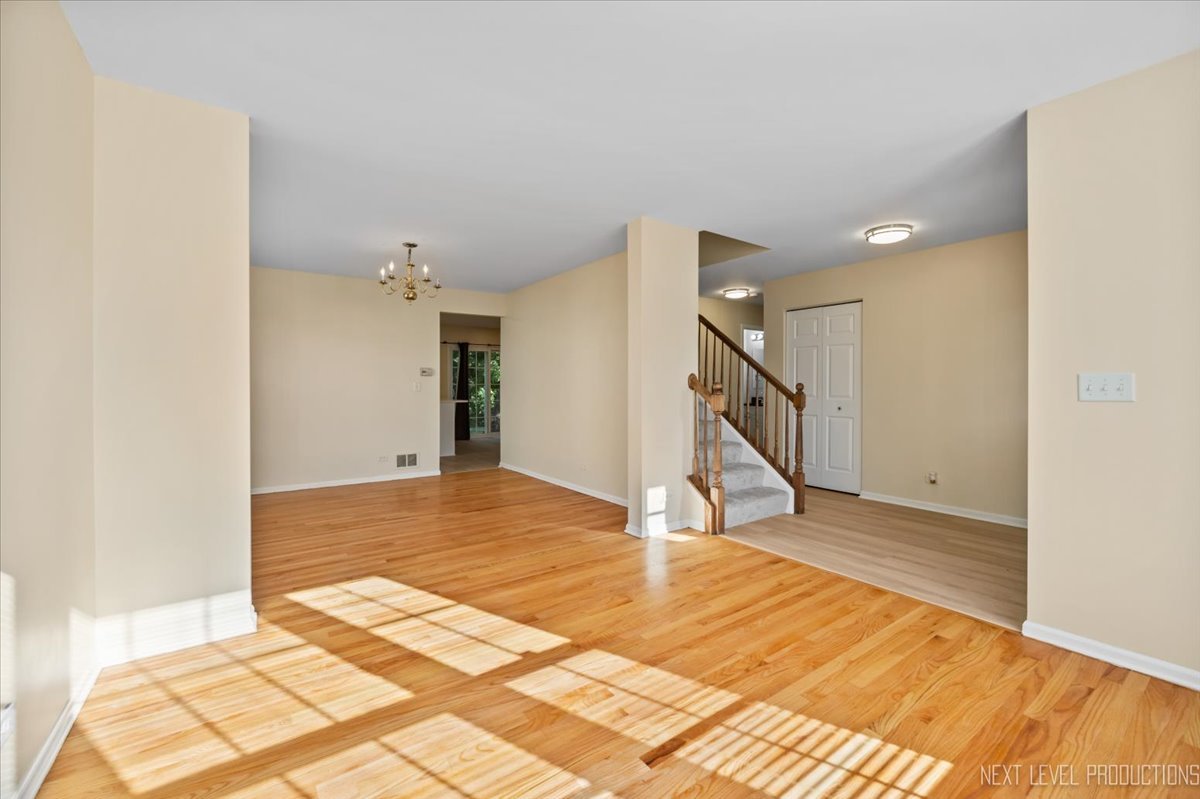 438 W Meadow Mist Lane, Round Lake, IL 60073