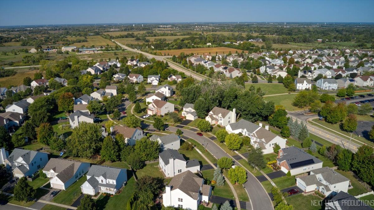 438 W Meadow Mist Lane, Round Lake, IL 60073