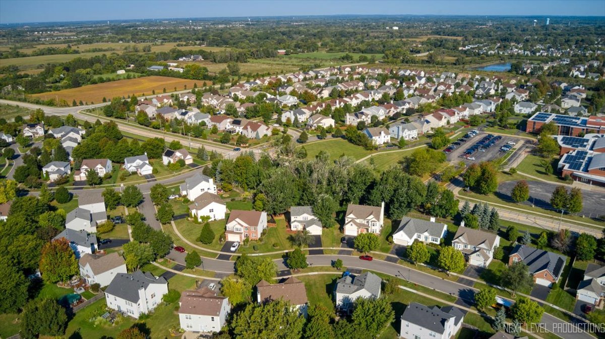 438 W Meadow Mist Lane, Round Lake, IL 60073