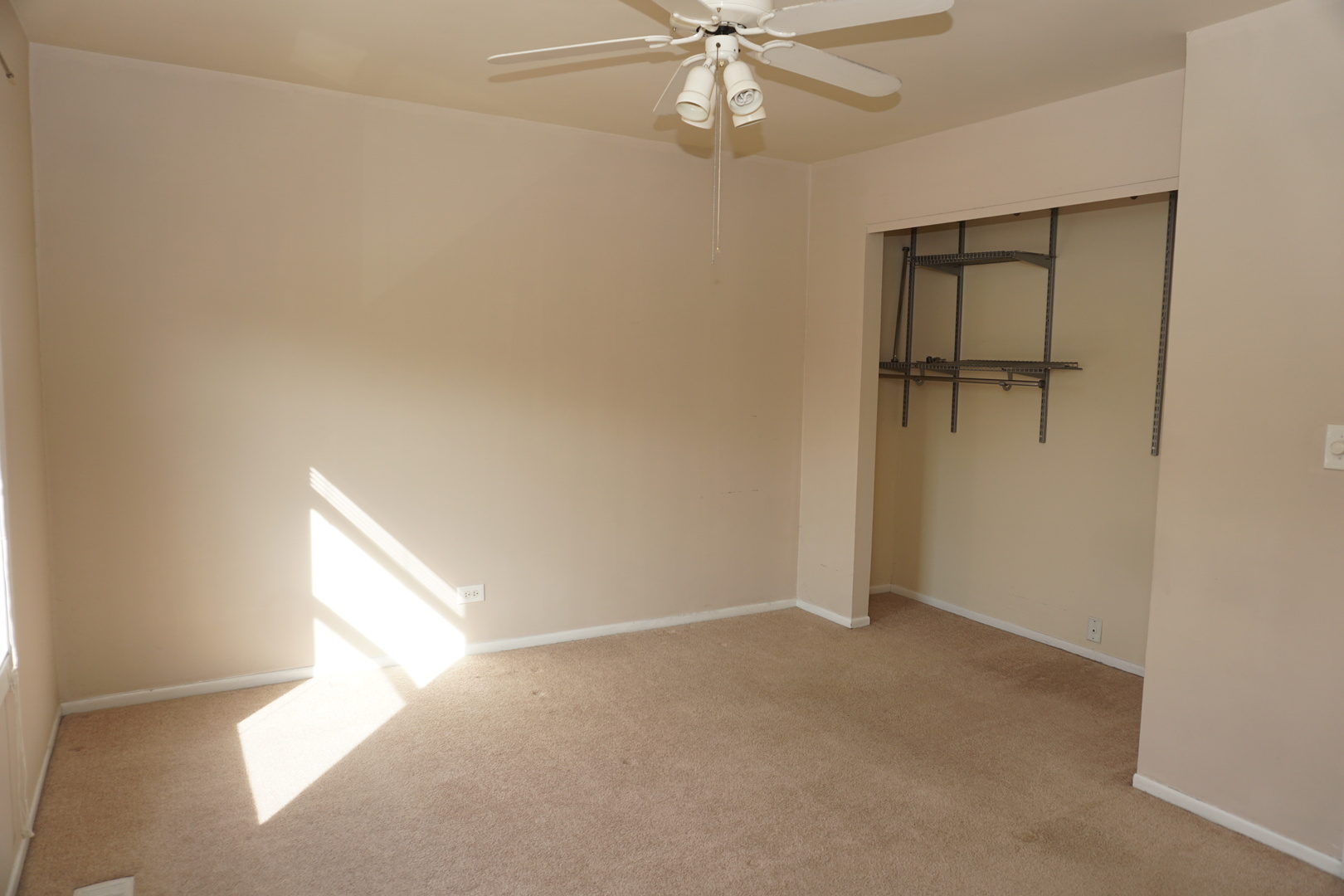 3055 Timber Hill Lane, Aurora, IL 60504