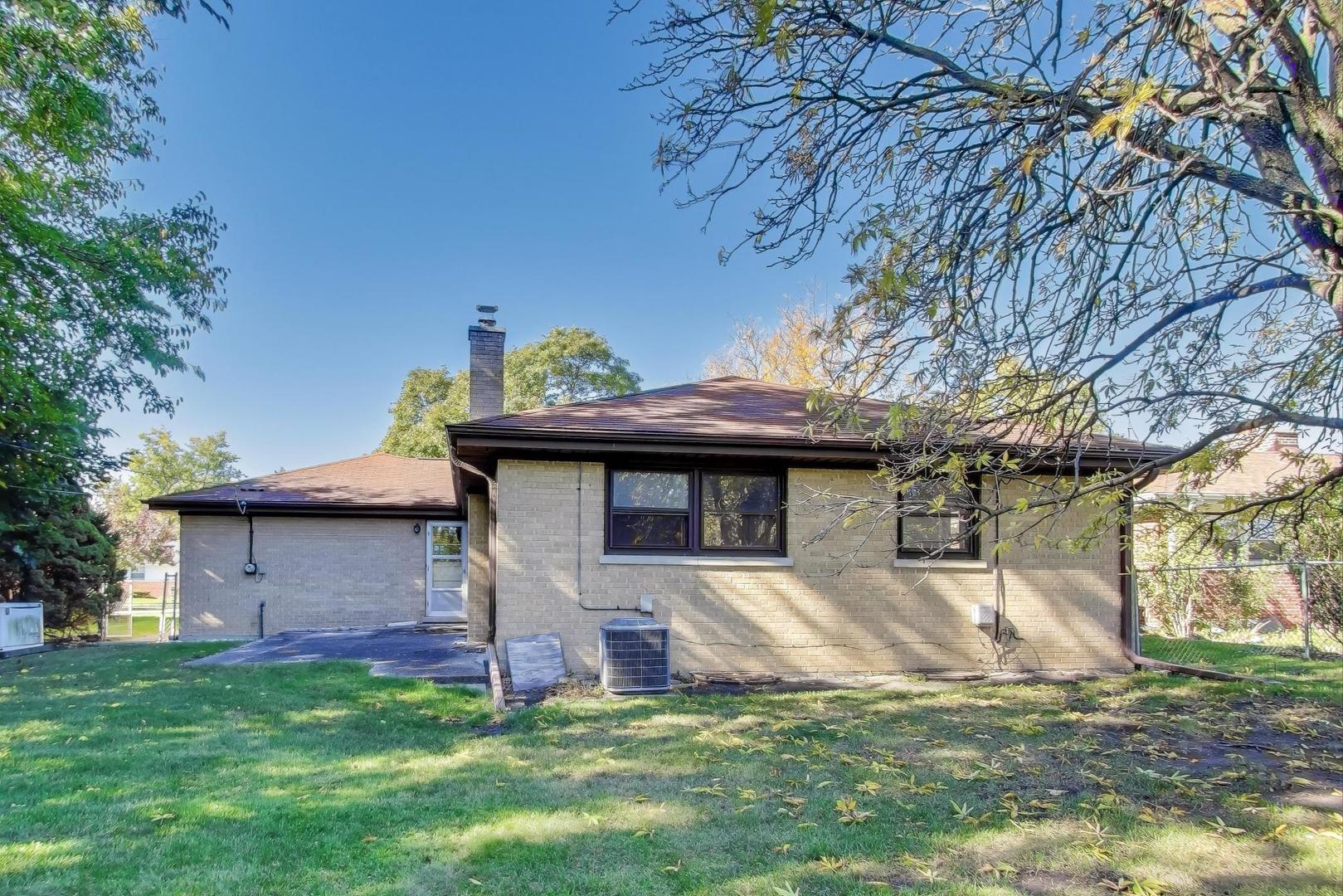 913 S Na Wa Ta Avenue, Mount Prospect, IL 60056