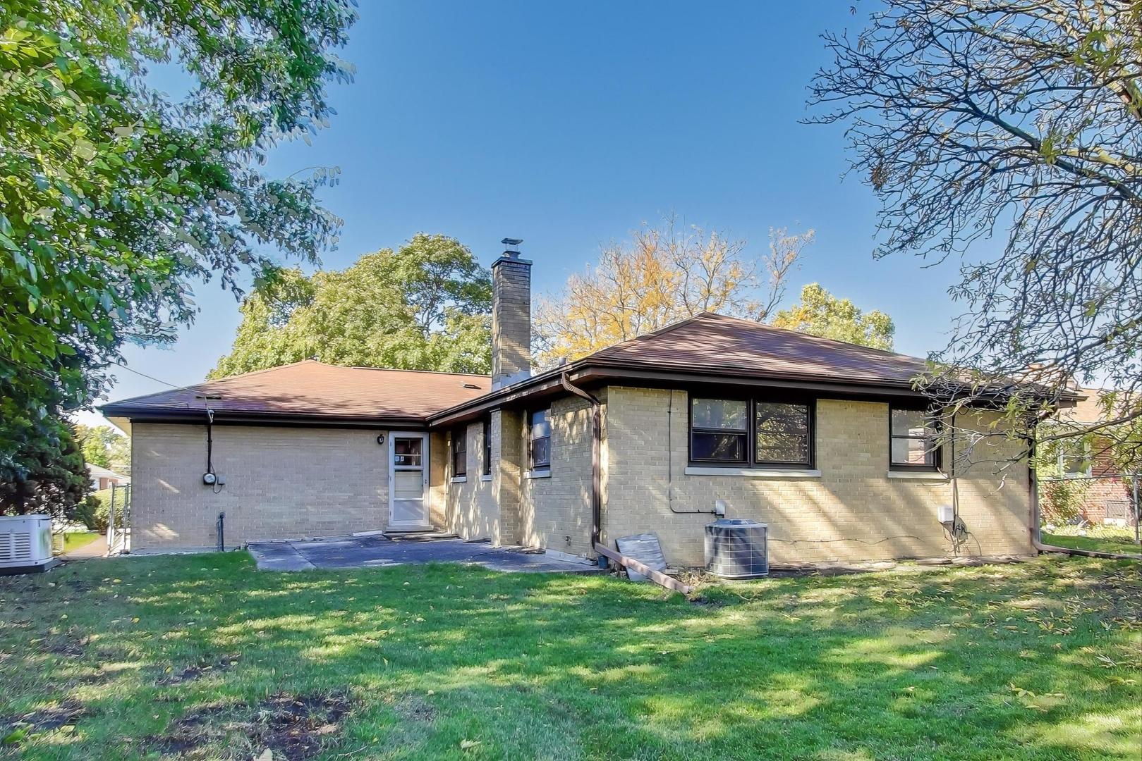 913 S Na Wa Ta Avenue, Mount Prospect, IL 60056