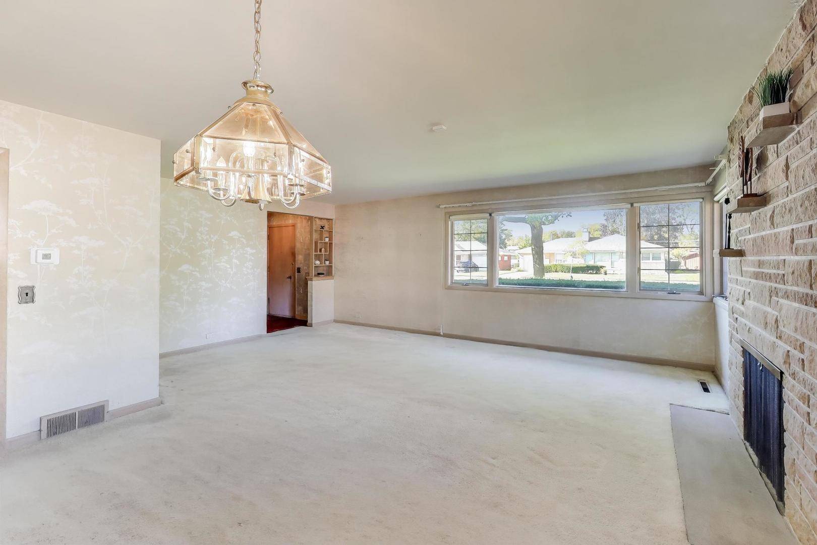 913 S Na Wa Ta Avenue, Mount Prospect, IL 60056