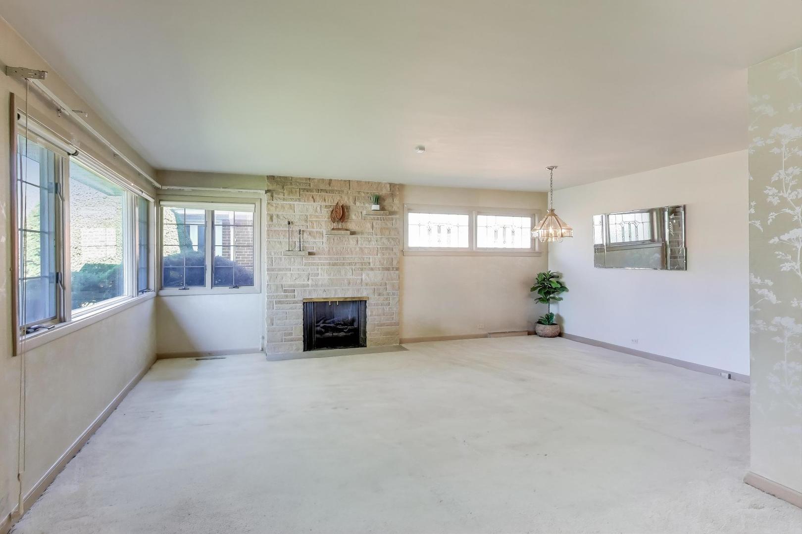 913 S Na Wa Ta Avenue, Mount Prospect, IL 60056