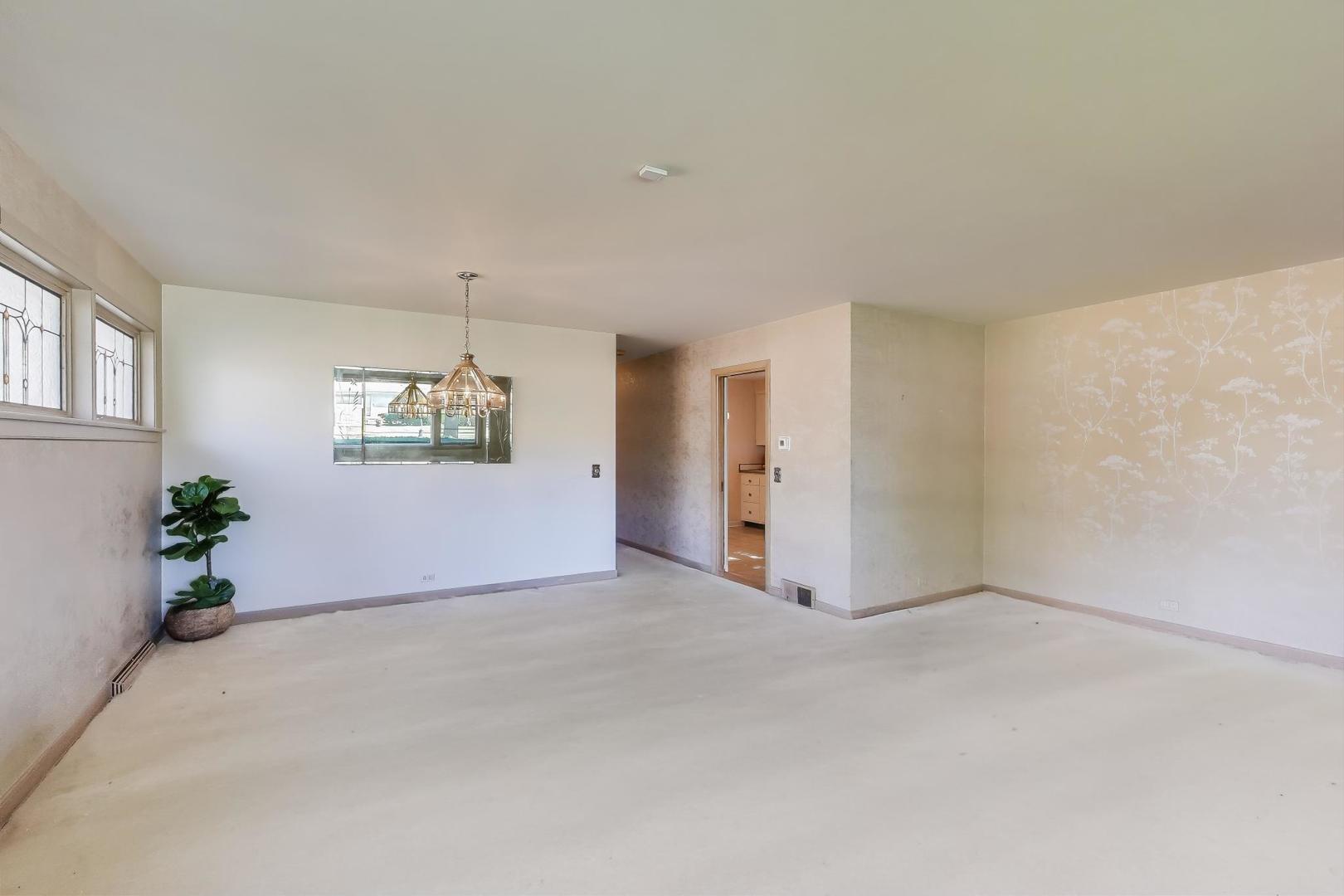 913 S Na Wa Ta Avenue, Mount Prospect, IL 60056