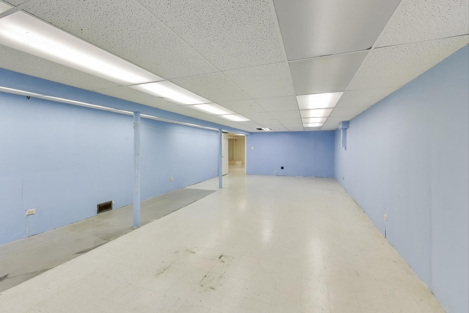 913 S Na Wa Ta Avenue, Mount Prospect, IL 60056