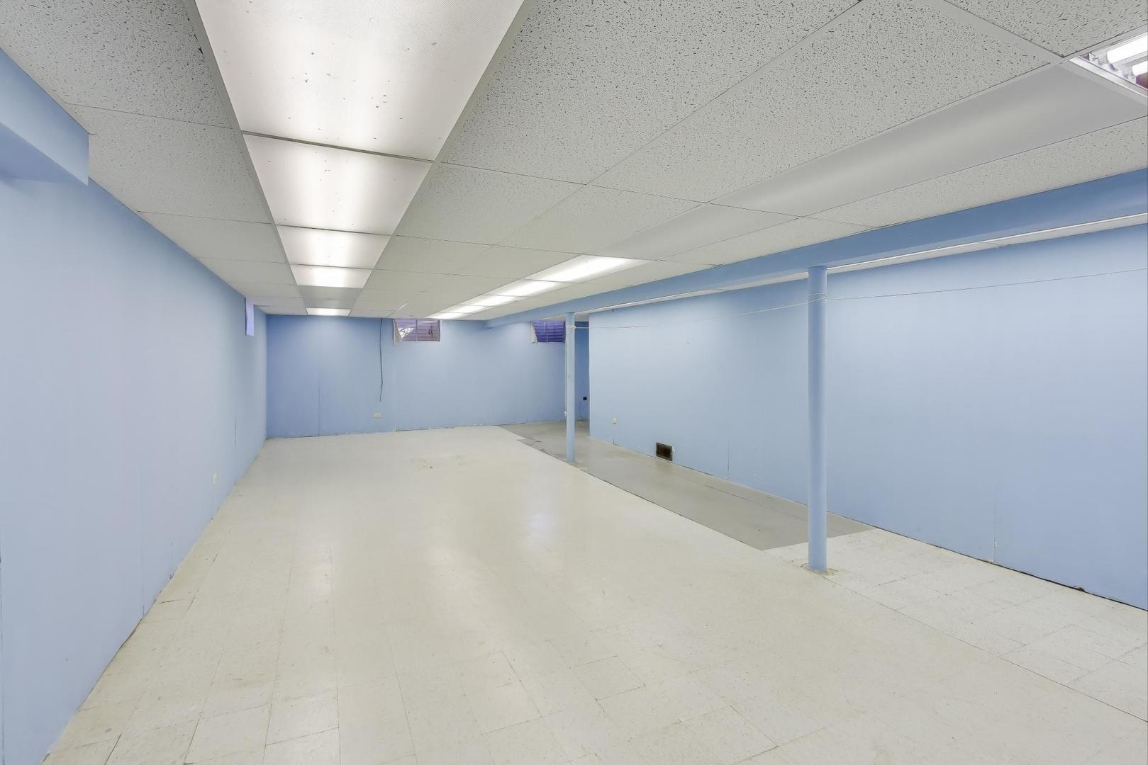 913 S Na Wa Ta Avenue, Mount Prospect, IL 60056