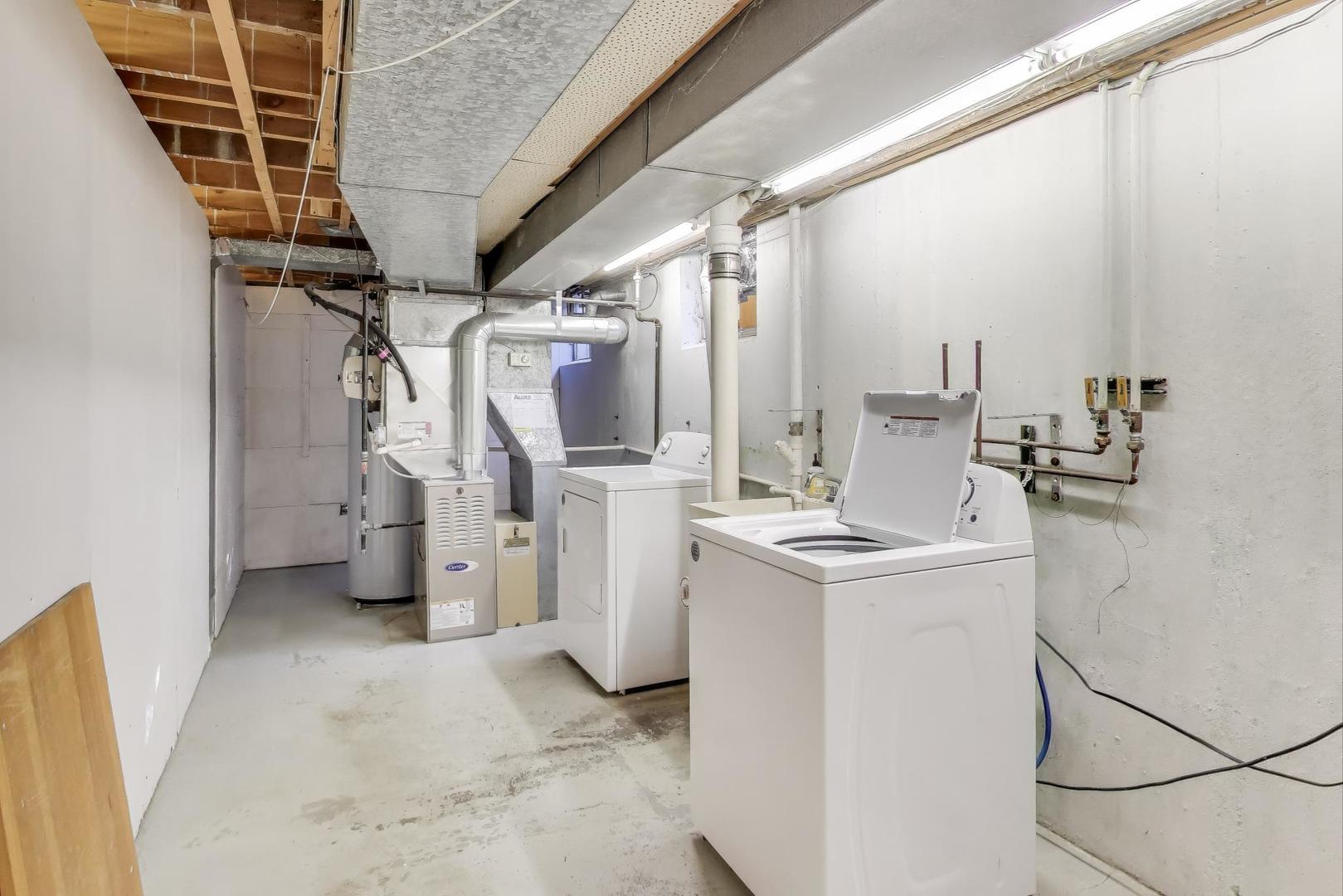 913 S Na Wa Ta Avenue, Mount Prospect, IL 60056