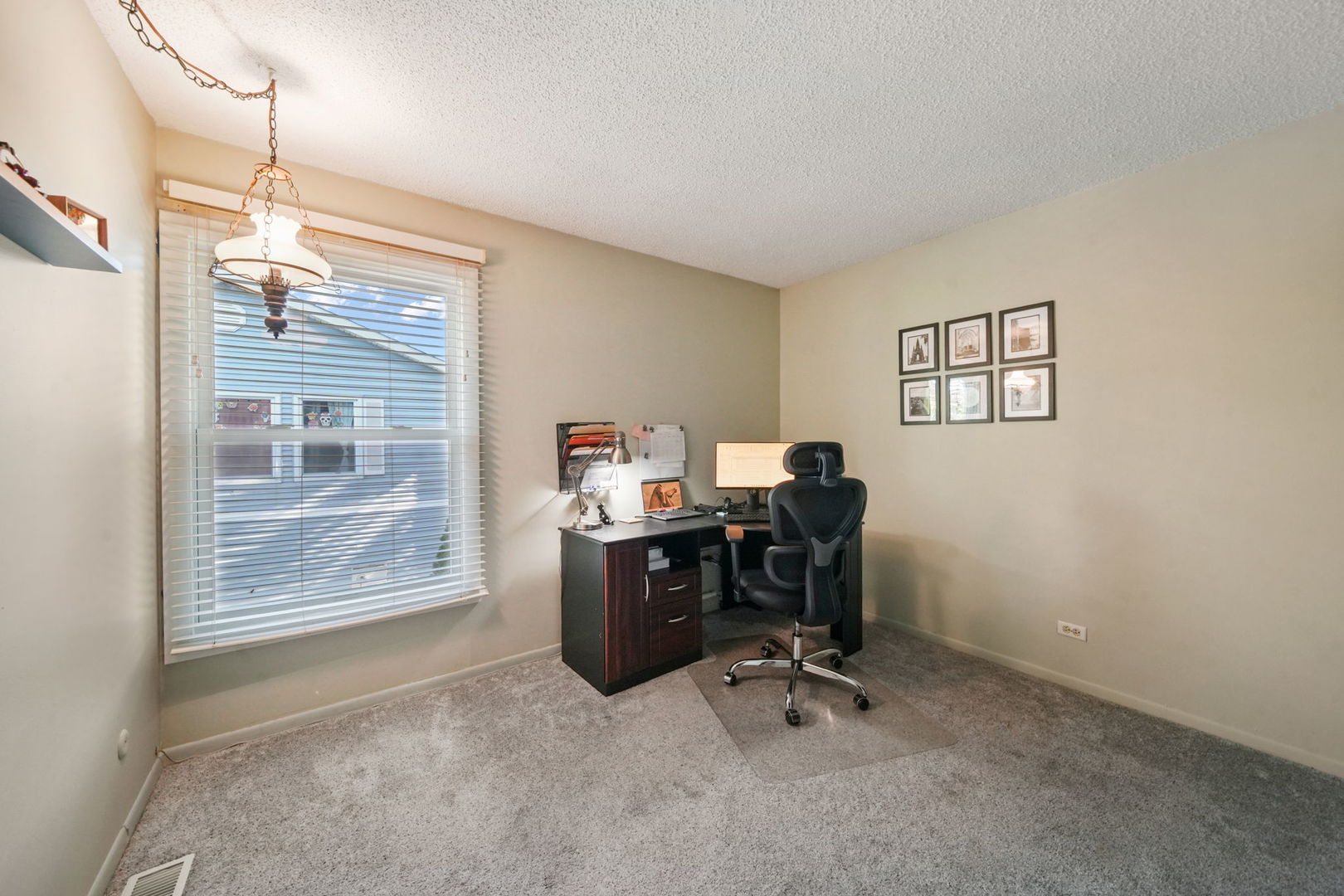 5208 Woodland Drive #A, Oak Forest, IL 60452