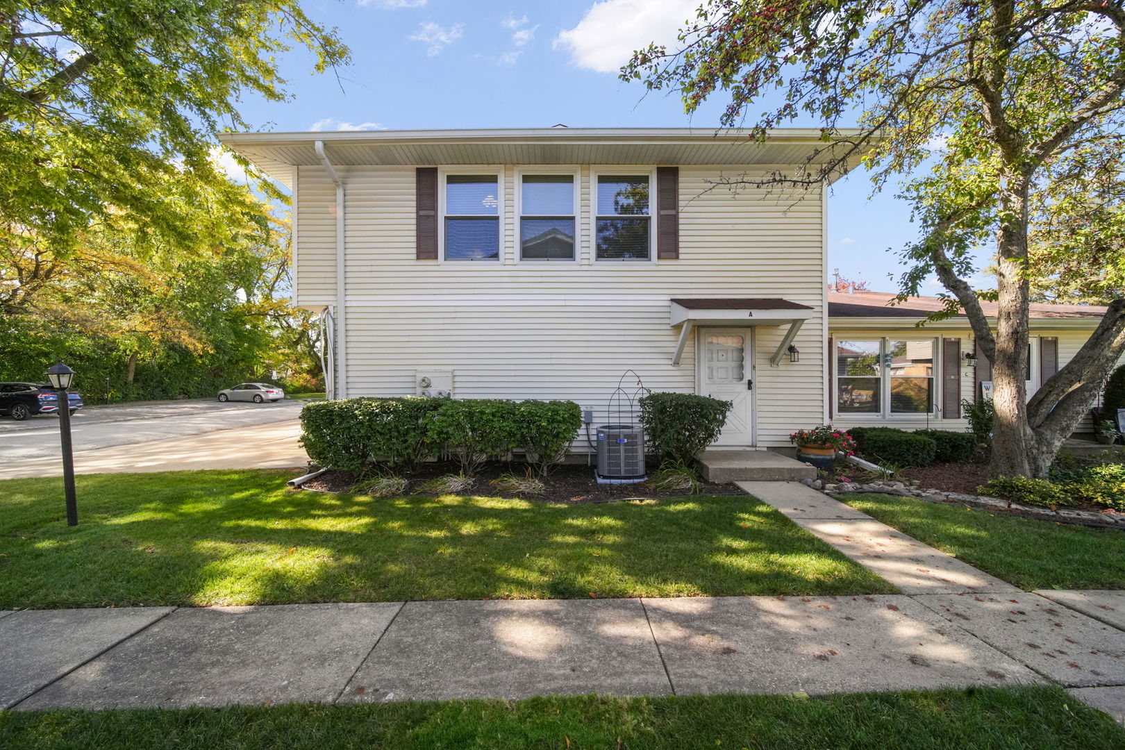 5208 Woodland Drive #A, Oak Forest, IL 60452