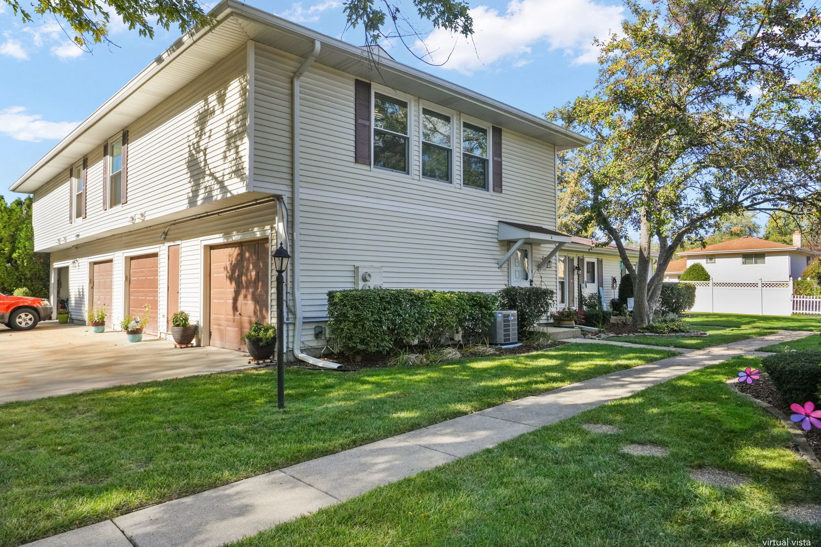 5208 Woodland Drive #A, Oak Forest, IL 60452