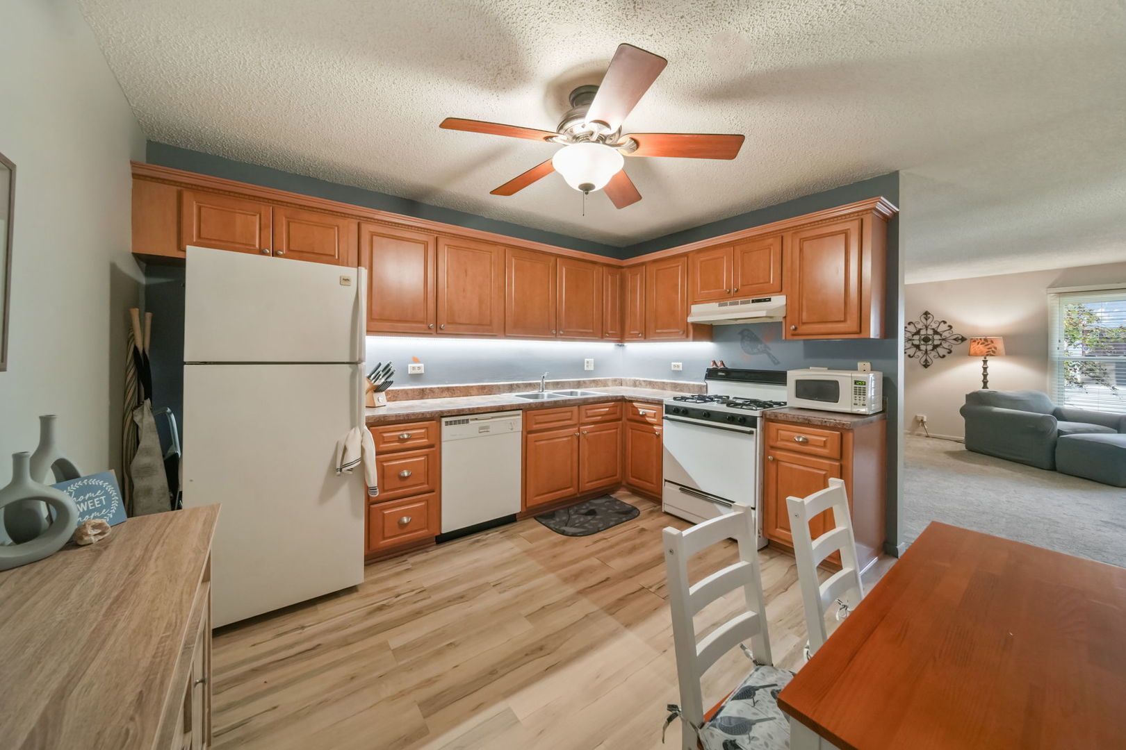 5208 Woodland Drive #A, Oak Forest, IL 60452