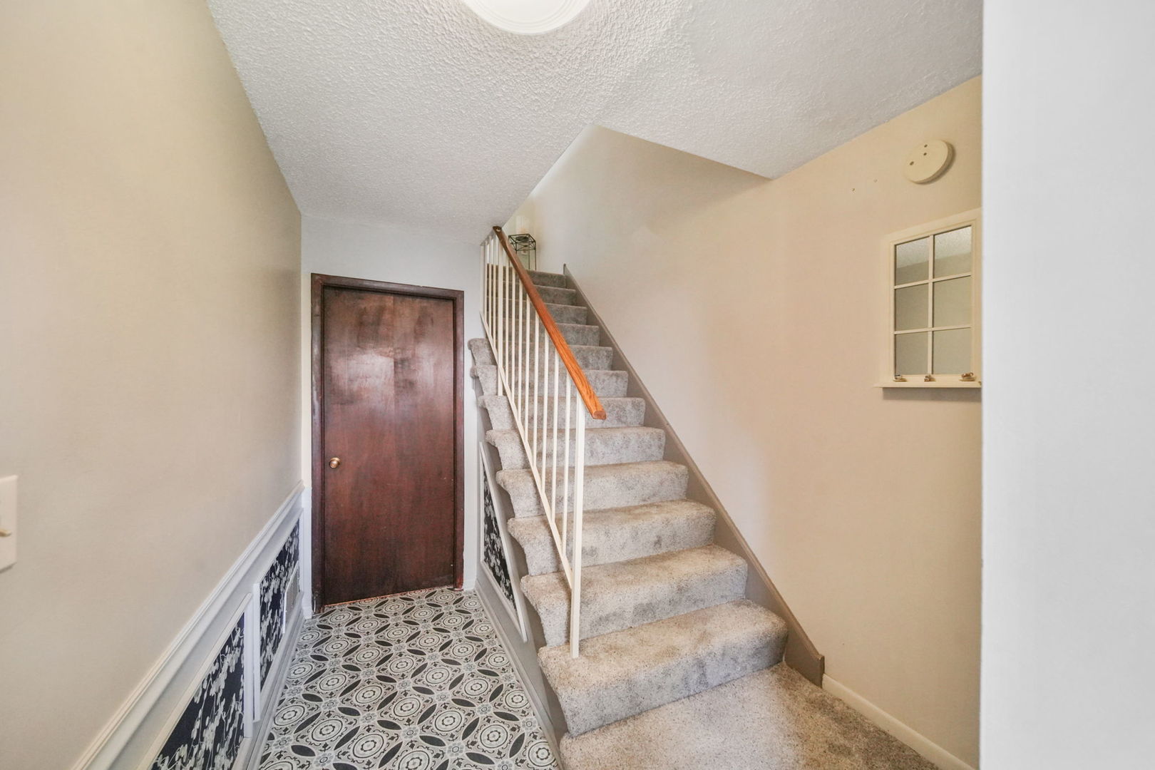 5208 Woodland Drive #A, Oak Forest, IL 60452