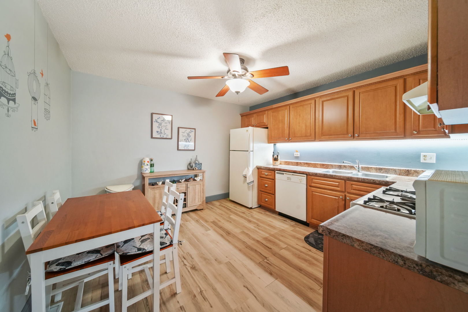 5208 Woodland Drive #A, Oak Forest, IL 60452