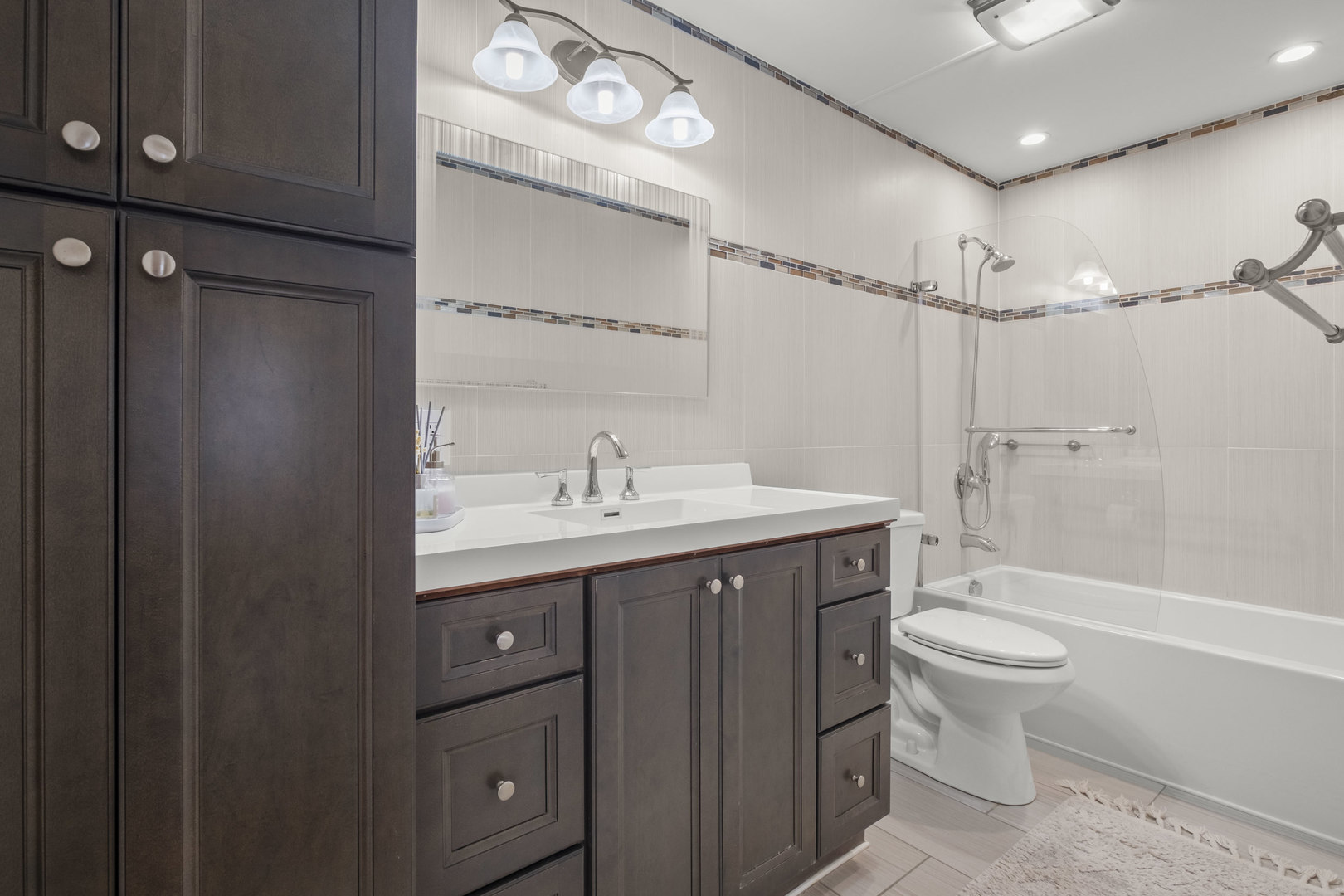 8005 Oconnor Drive #3E, River Grove, IL 60171