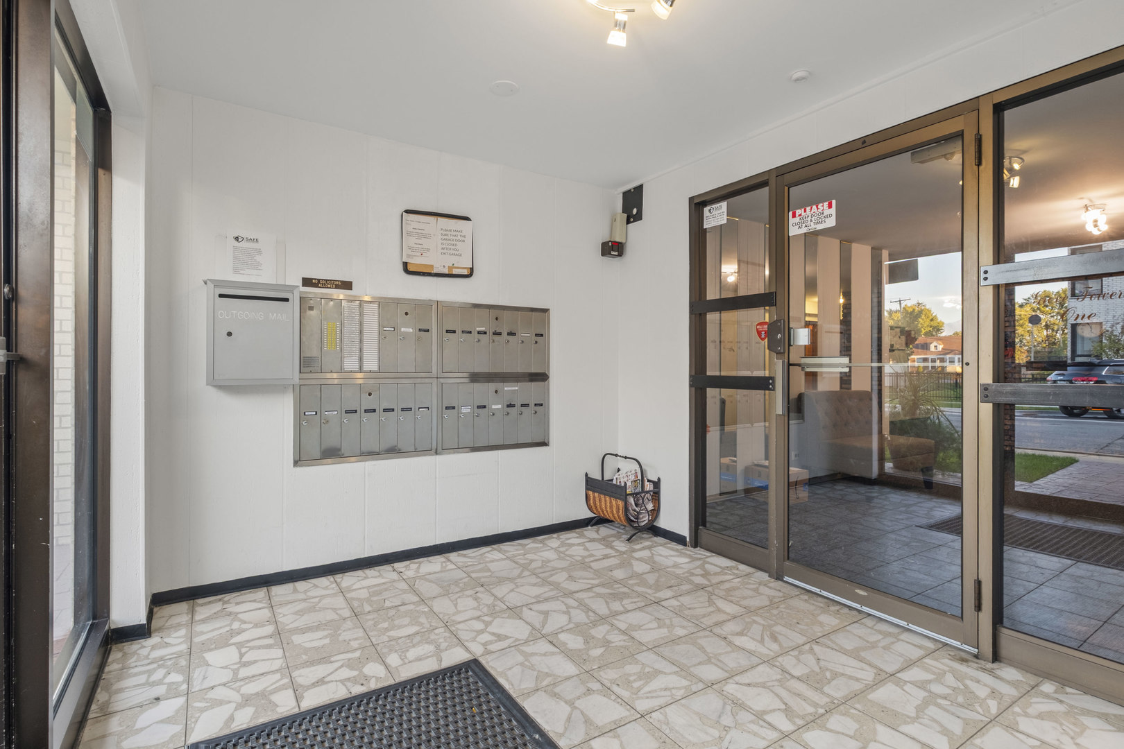 8005 Oconnor Drive #3E, River Grove, IL 60171