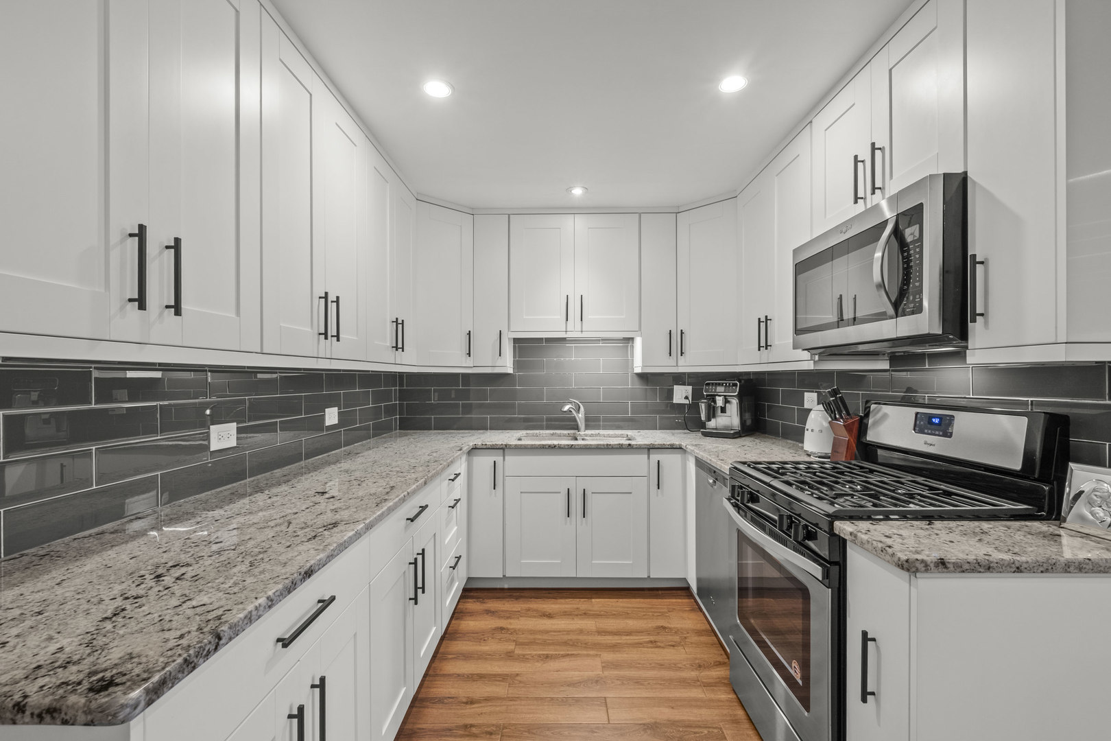 8005 Oconnor Drive #3E, River Grove, IL 60171