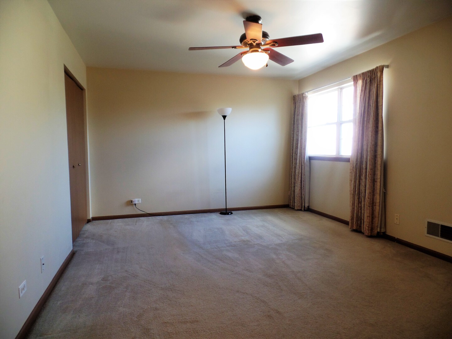 5514 Ridge Crossing, Hanover Park, IL 60133