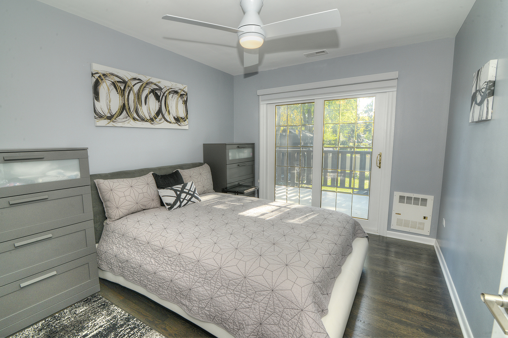 284 E Jefferson Street, Bensenville, IL 60106