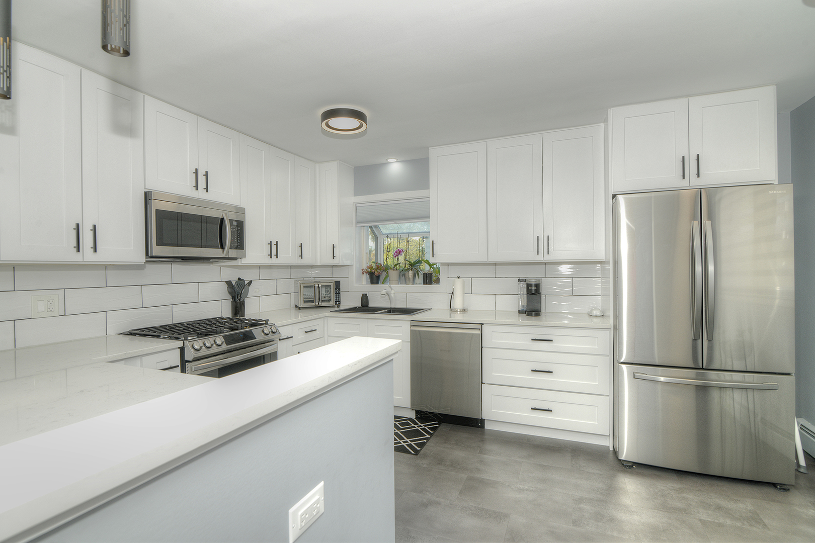 284 E Jefferson Street, Bensenville, IL 60106